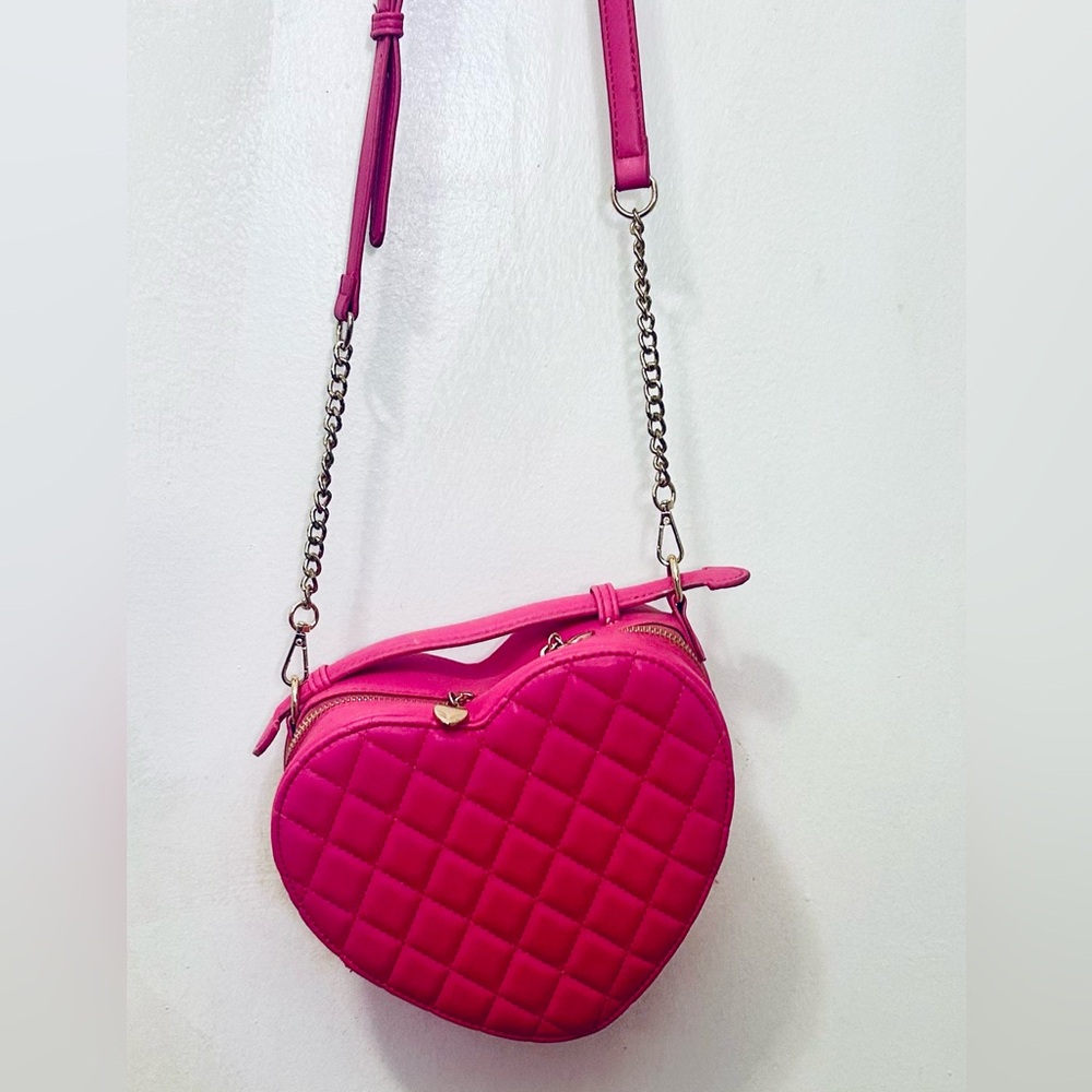Quilted Heart Crossbody Bag NEW! ✨💖✨